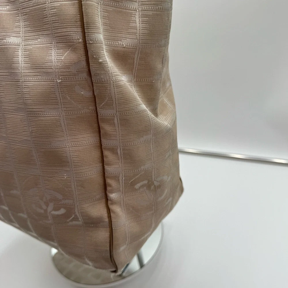 Chanel-Authentic- Travel Line Tote Bag Pink Blush - Picture 4 of 15